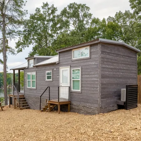 Waterfront Luxury Tiny Home 360 North on Wilson Lake Close to Robert Trent Jones