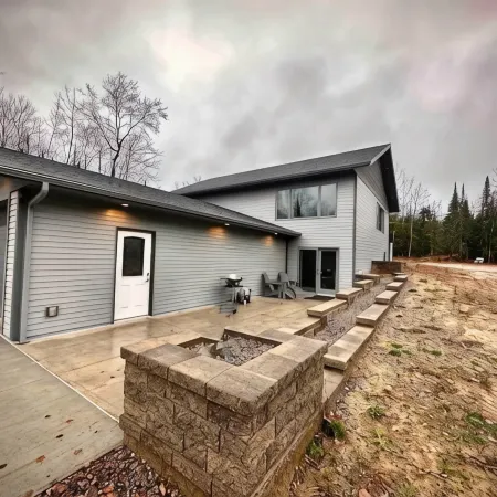 Gracie- A spacious house near Swan Lake!