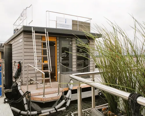 Houseboat Fjord Serina with bio-sauna and roof terrace in Schleswig Hotel di Schleswig