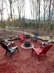 Hemlock Retreats - Cabin, 6 Acres, Hot Tub & Winery - シャレー