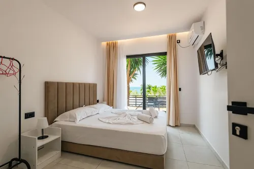 Nemesis Hotel - en bord de mer