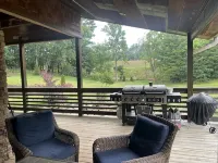 Large Modern Farmhouse on 3 acres 7 minutes from downtown
