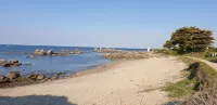 Exceptional location 2 steps from the sea for this single storey house