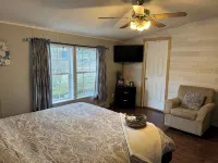 2.5 miles from Beaver Stadium our Charming 3-bedroom house with AC, WiFi - Homestays