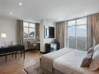 Miramar by Windsor Copacabana Hotels near Arpoador Beach