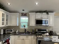 Snowbirds! Age 55+ Gated community. Pool. Jacuzzi. Pickle Ball