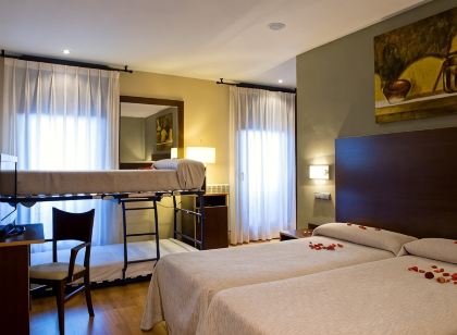 SNÖ Hotel Ciudad de Sabiñánigo