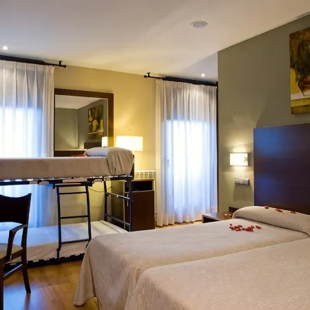 SNÖ Hotel Ciudad de Sabiñánigo