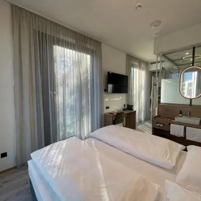 Hotel Bee Green Hotels near Linz Castle