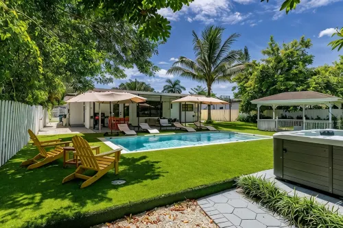 Casa Bella - 5 BR Villa in Miami with Pool, Mini-Golf, Basketball+ - Pools