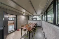 Uljin Blue Ara Pension - parking