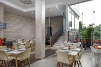 Grafit Hotel - Park Yeri