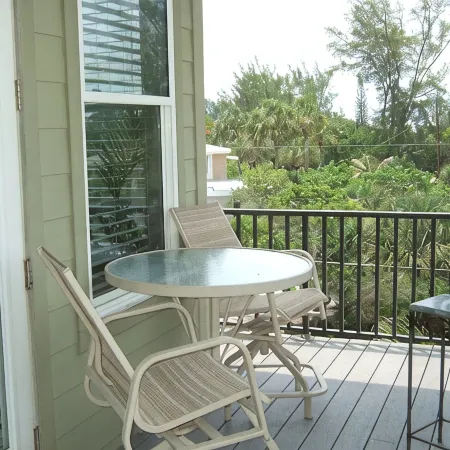 Gorgeous Home July Specials Check it Out, Heated Pool and Spa, Elevator