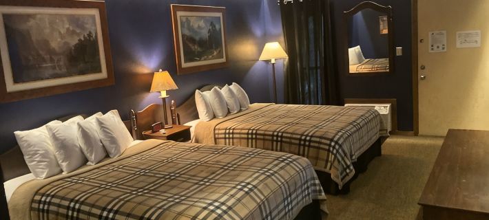 Country Mountain Inn Hotels in Cedar Township