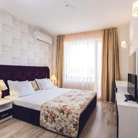 Avenue Deluxe Hotel