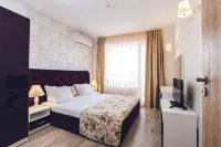 Avenue Deluxe Hotel