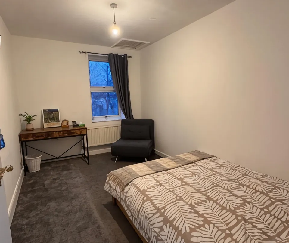 Nextdoor Stays Morden 3 - London
