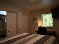 Comfy Duplex unit great for families and small groups, sleeps up to 9 Hotele w: Sitka