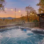 Romantic Modern Cabin w/Mountain Views, Hot Tub, Pet-Friendly & EV Charger - Alphydda