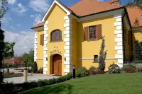 Hotel Akademie a Depandance Vila Jarmila Hotel di 