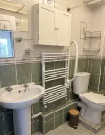 Stylish Studio with SuperKing Bed - Homestays