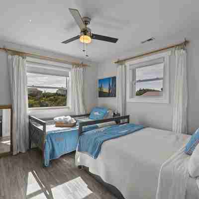 Private Coastal Haven - 2nd Row, Spectacular views Rooms