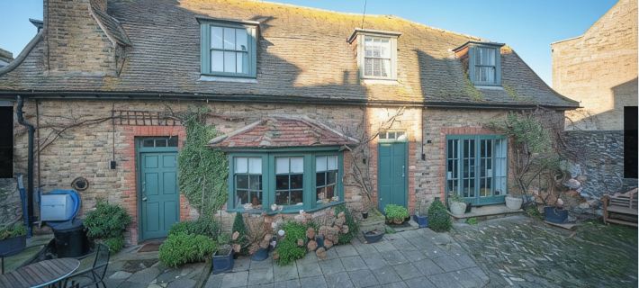 Ramsgate - Coastal Cottage Escape - Pet Friendly with Parking Hotels in Ramsgate