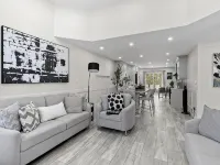 Castle in Bowman*Close to Port Darlington*Whole House*Arcade*King Bed*Backyard* Hotels in Clarington