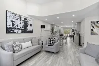 Castle in Bowman*Close to Port Darlington*Whole House*Arcade*King Bed*Backyard*