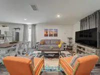 Modern - King Bed - Luxe - Fast WiFi - Hdtvs Hotels in Bonham