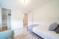 Private PEC Retreat w Games Room - Country Houses