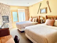 Lake Superior Two Queen Bed Studio~Pool/Hot tub-Burlington Bay - 3-Star