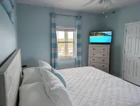 304-D Across from the Beach and dining and entertainment. Elevator - Boutique