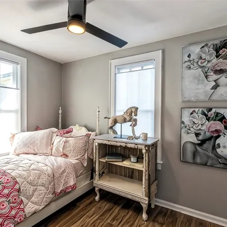 Charming, modern, 2nd floor home-away-from-home
