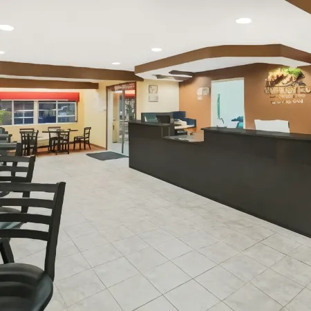 Microtel Inn & Suites by Wyndham Holland