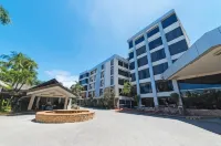 The Ritz Hotel at Garden Oases