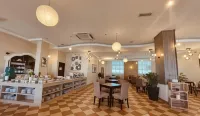 Putra Brasmana Hotel - 3-Star