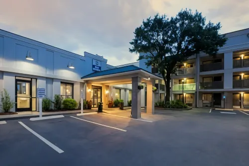 Best Western Savannah Historic District - piscina