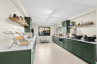 Latitude Suites Tinton Falls, Part of Unscripted by Hyatt - breakfast