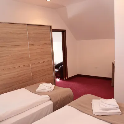 Hotel Apollonia Hotels near Dash