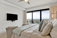 Luxury 4BD/4.5BA Beachfront Condo with Panoramic Views! - Jacuzzi