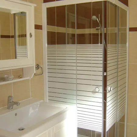 40 m² duplex apartment with air conditioning in villa with garden and parking space