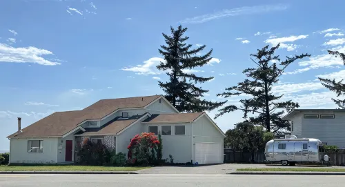 Oceanfront Bluff Home - Whale Watching, Redwoods, Wood Stove & Pet Friendly - 4-Star