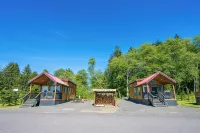 Rainforest Retreat Tiny Home: Fishing Cabin