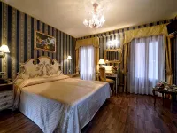 Antico Panada Hotels near Teatro Malibran