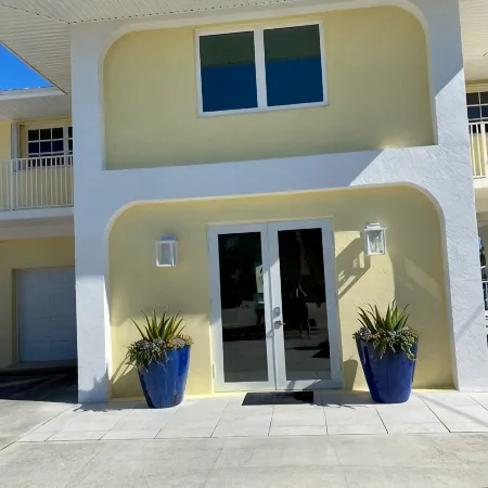 Outstanding pool and outdoor area 5 minute walk to beach!