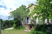 Rental in house 2 to 8 pers. 130m2, terrace 70m2 on gulf, beach 300m.
