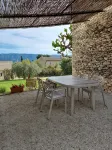 GIte in a quiet hamlet near Gordes - 2 étoiles
