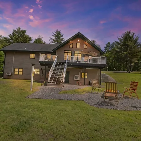 River Valley Sunset Retreat - Peaceful Getaway Near Sunday River & Bethel/Newry
