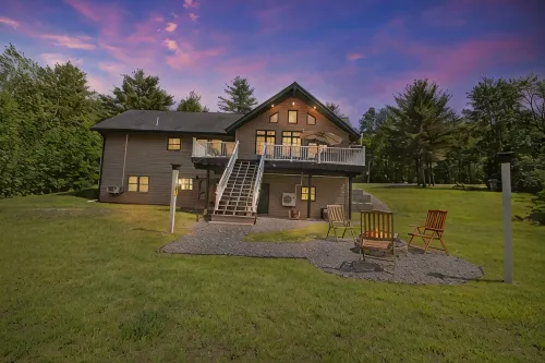 River Valley Sunset Retreat - Peaceful Getaway Near Sunday River & Bethel/Newry - Wifi